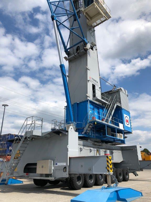 The new mobile crane improves the efficiency of CTL container terminal in Lübeck